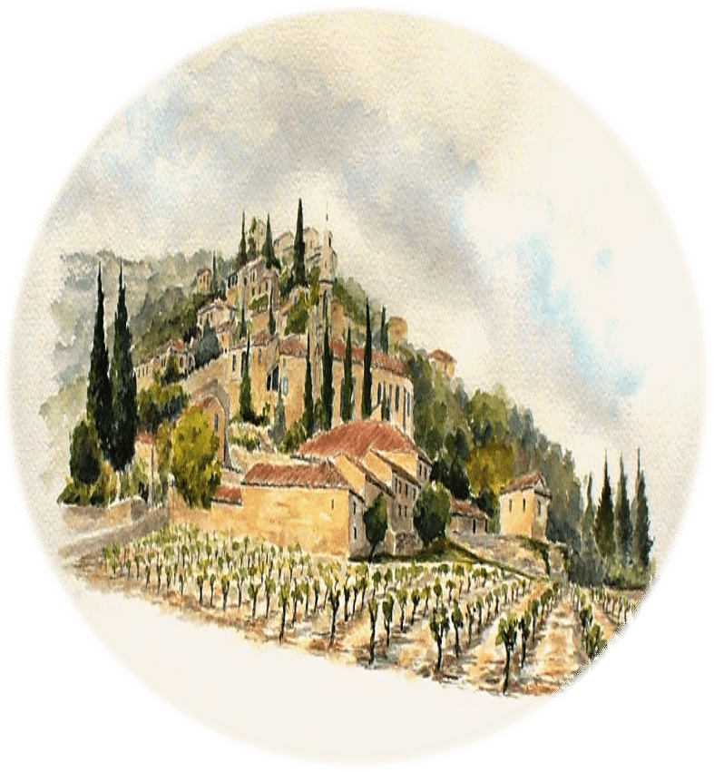 Aquarelle d'un village provençal perché, ses toits de tuiles et cyprès élancés surplombant un vignoble luxuriant sous un ciel nuageux.